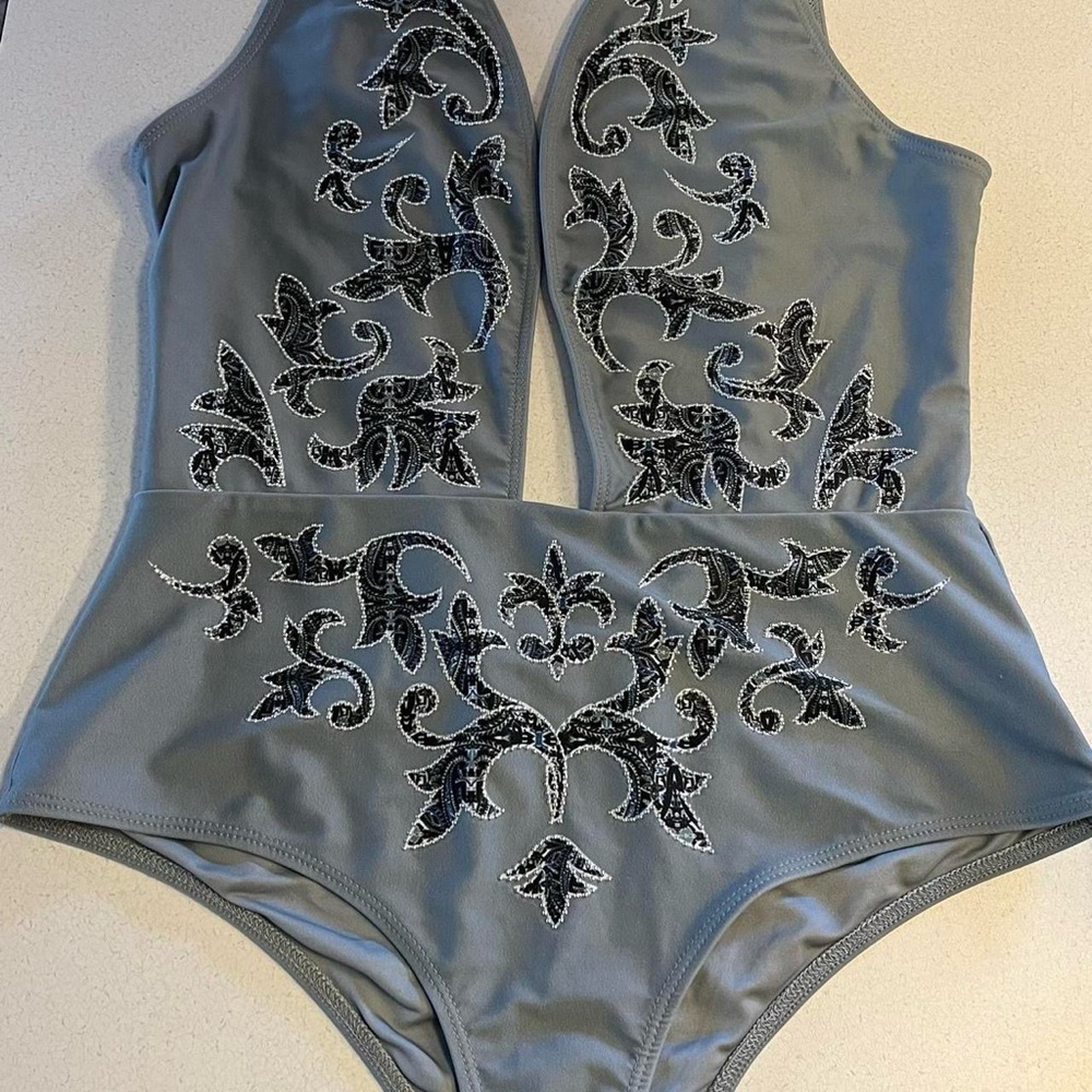 Y2K Vibes Beach Riot size L blue swimsuit #beachriot#y2k #bedazzle #swim #summer